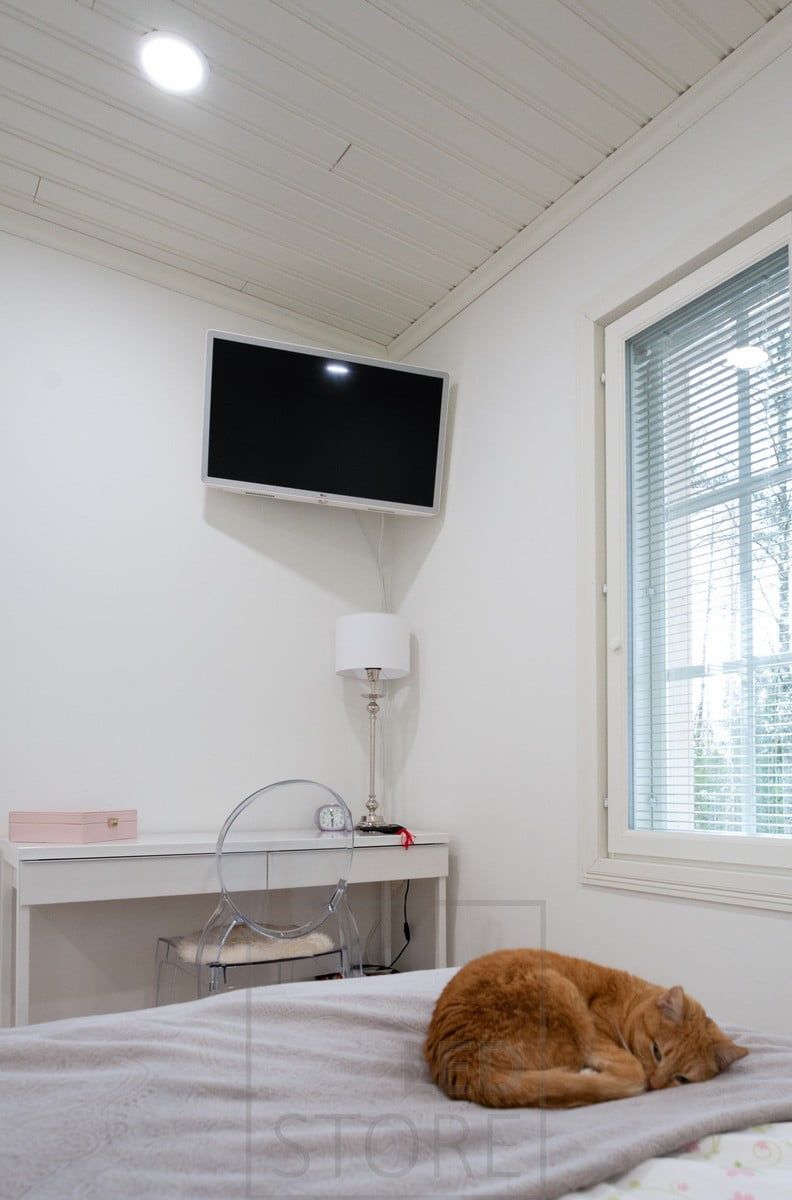 Round led panel illuminating a pleasant general lighting in the bedroom. Ledstore.fi